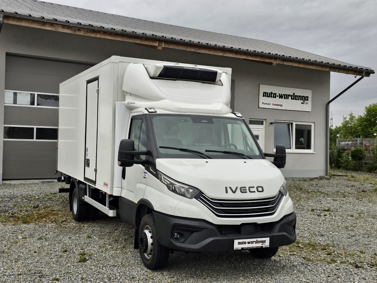 Iveco Daily 70C18 Kühlkoffer LBW BÃR - Tarbesõiduk külmik: pilt 1 Iveco Daily 70C18 Kühlkoffer LBW BÃR - Tarbesõiduk külmik: pilt 1