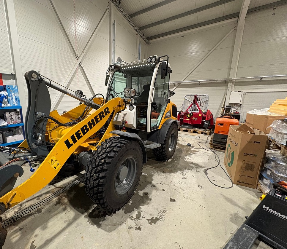 LIEBHERR L506C - Rataslaadur: pilt 1 LIEBHERR L506C - Rataslaadur: pilt 1