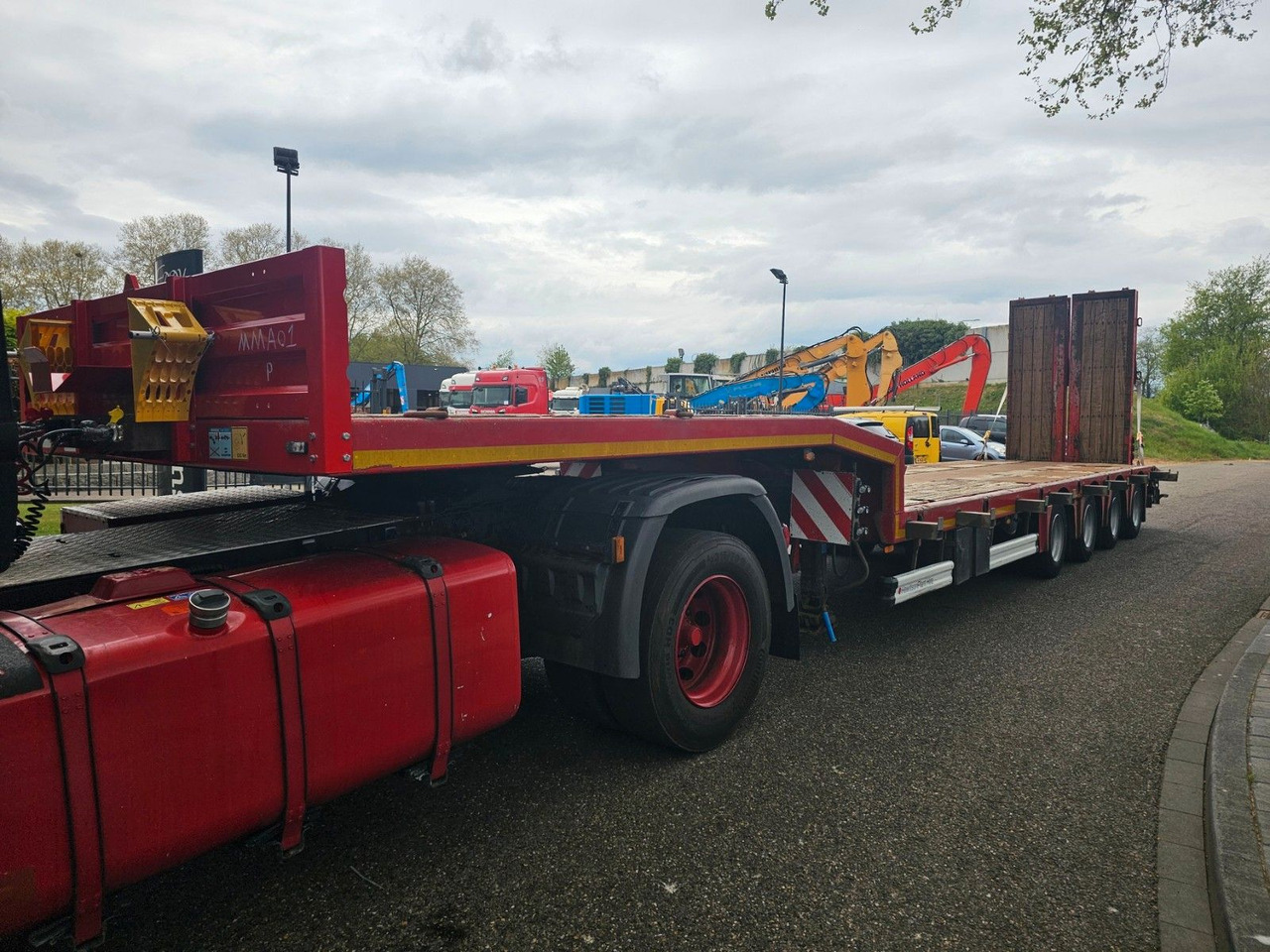 Kässbohrer LB4E Semie Tieflader Mit Rampen - Madal platvormpoolhaagis: pilt 5 Kässbohrer LB4E Semie Tieflader Mit Rampen - Madal platvormpoolhaagis: pilt 5
