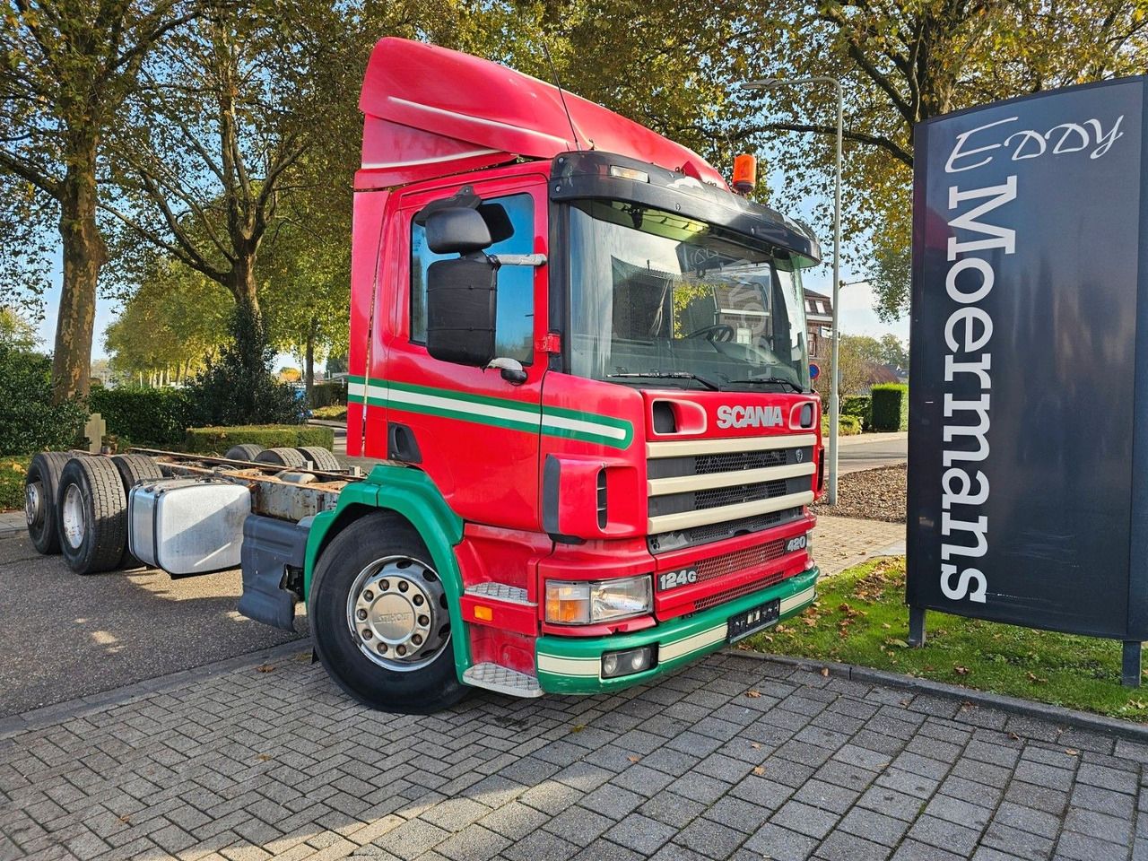 Scania P 124G 420 6x2*4 Fahrgestell - Kabiinišassiiga veoauto: pilt 1 Scania P 124G 420 6x2*4 Fahrgestell - Kabiinišassiiga veoauto: pilt 1
