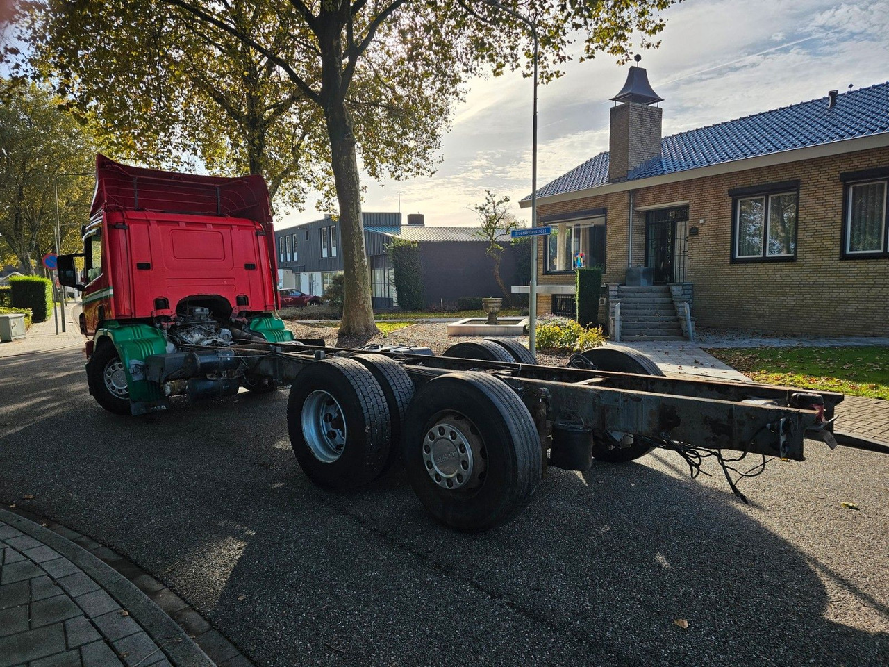Scania P 124G 420 6x2*4 Fahrgestell - Kabiinišassiiga veoauto: pilt 2 Scania P 124G 420 6x2*4 Fahrgestell - Kabiinišassiiga veoauto: pilt 2