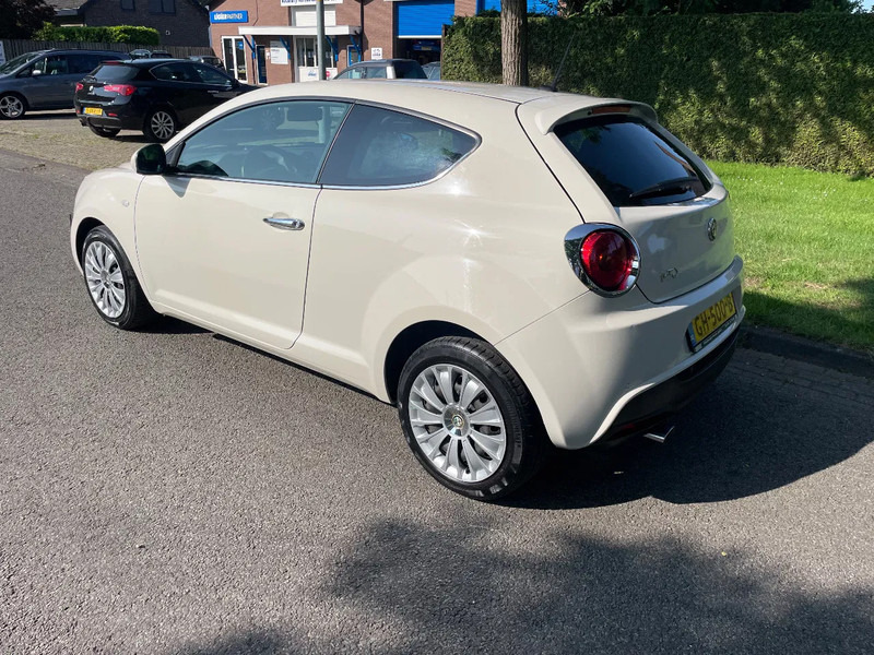 Alfa Romeo MiTo ALFA MITO Diesel MEGA MOOI - Luukpära: pilt 3 Alfa Romeo MiTo ALFA MITO Diesel MEGA MOOI - Luukpära: pilt 3