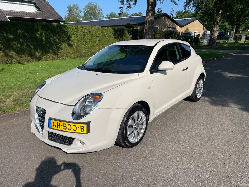Alfa Romeo MiTo ALFA MITO Diesel ZEER MOOI - Luukpära: pilt 1 Alfa Romeo MiTo ALFA MITO Diesel ZEER MOOI - Luukpära: pilt 1