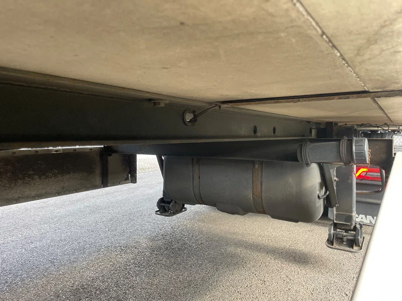 Külmutiga poolhaagis Krone Koeler 3 Asser met klep 2 stuks op voorraad APK gekeurd: pilt 10 Külmutiga poolhaagis Krone Koeler 3 Asser met klep 2 stuks op voorraad APK gekeurd: pilt 10