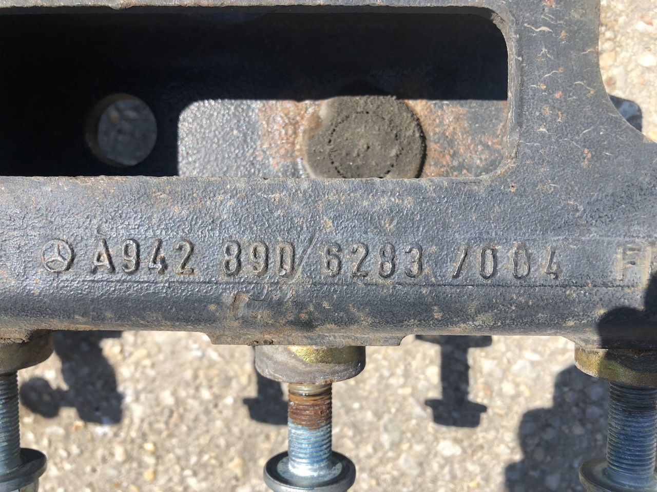 BEARING BRACKET LEFT AND RIGHT ACTROS - Kabiini vedrustus - Veoauto: pilt 2 BEARING BRACKET LEFT AND RIGHT ACTROS - Kabiini vedrustus - Veoauto: pilt 2