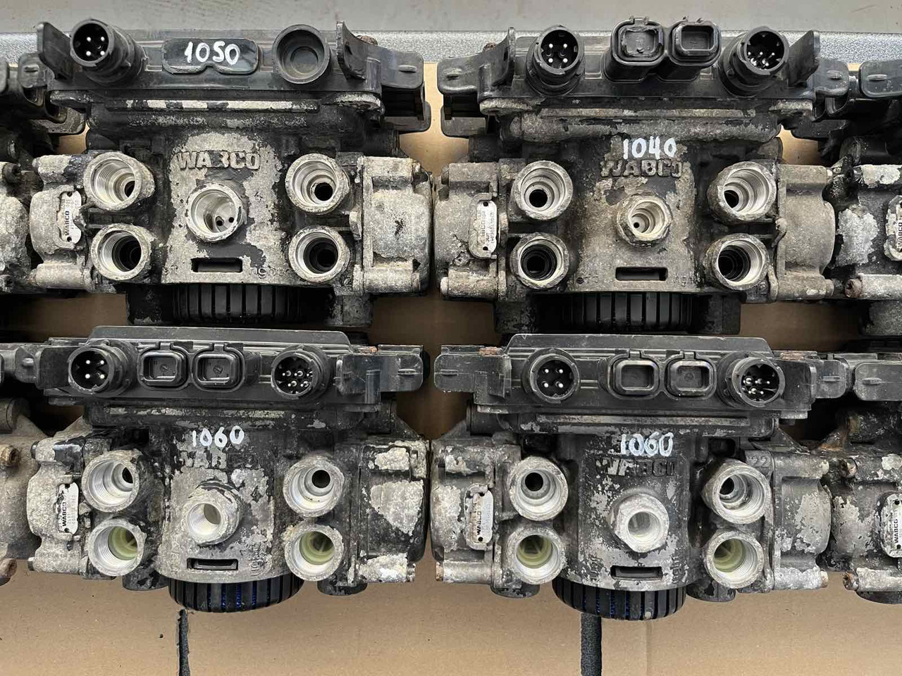 EBS AXLE MODULATOR 2 MAN TGA-TGM-TGL - Piduriosad - Veoauto: pilt 3 EBS AXLE MODULATOR 2 MAN TGA-TGM-TGL - Piduriosad - Veoauto: pilt 3