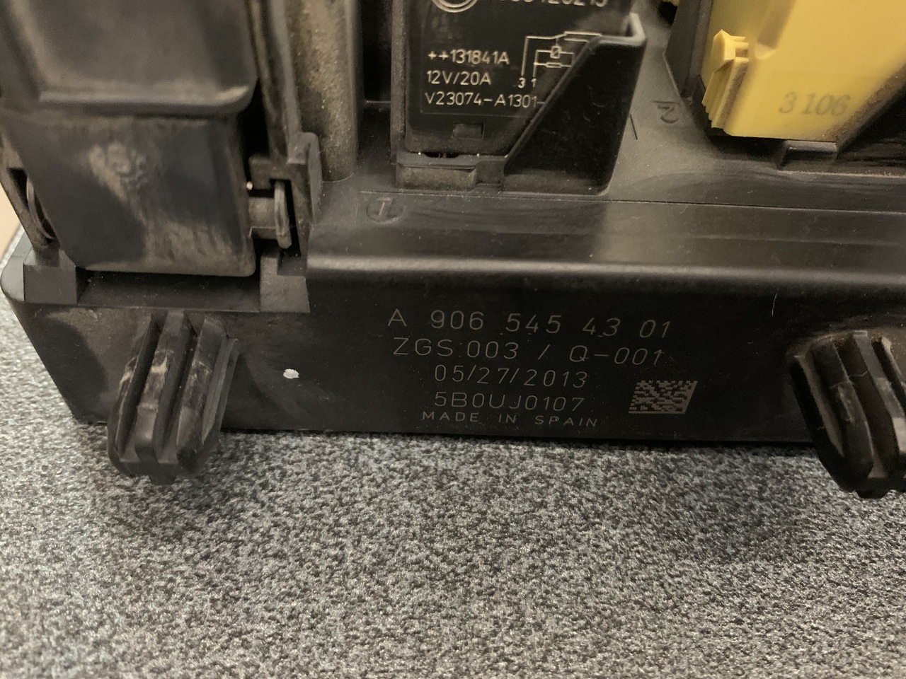 FUSE BOX SPRINTER 901,906 - Elektrisüsteem - Tarbesõiduk: pilt 2 FUSE BOX SPRINTER 901,906 - Elektrisüsteem - Tarbesõiduk: pilt 2