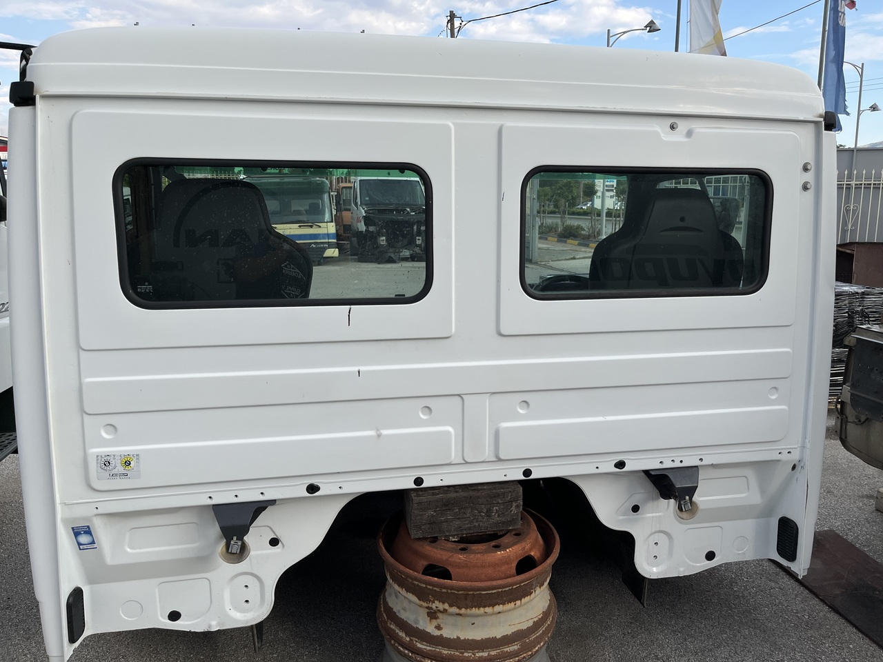 Kabiin ja interjöör - Veoauto SHORT CAB ACTROS MP2 RHD: pilt 6 Kabiin ja interjöör - Veoauto SHORT CAB ACTROS MP2 RHD: pilt 6