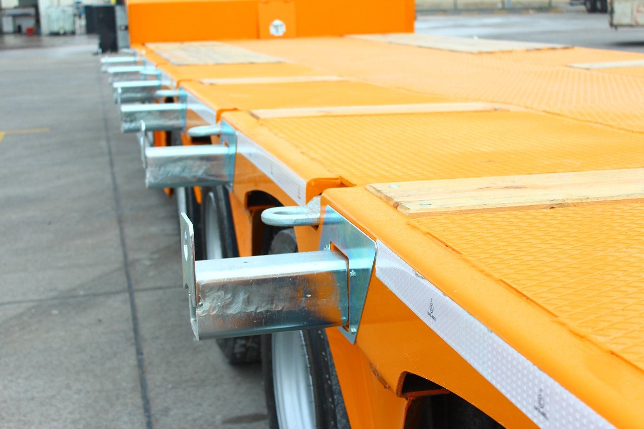 Uus Madal platvormpoolhaagis EMIRSAN 4 AXLE LOWBED SEMI TRAILER: pilt 13 Uus Madal platvormpoolhaagis EMIRSAN 4 AXLE LOWBED SEMI TRAILER: pilt 13