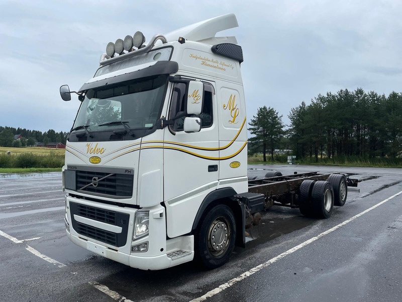 Volvo FH500 6x2 - Kabiinišassiiga veoauto: pilt 1 Volvo FH500 6x2 - Kabiinišassiiga veoauto: pilt 1