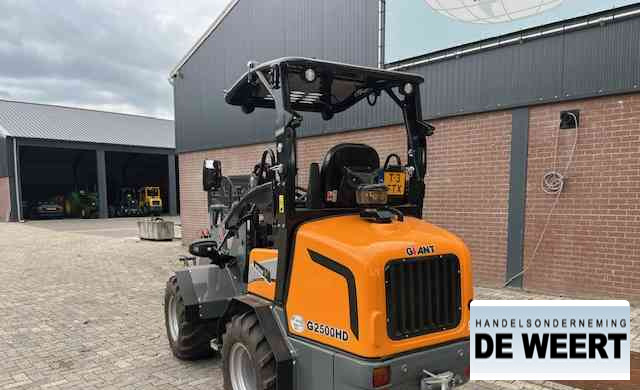 Giant 2500HD - Rataslaadur: pilt 4 Giant 2500HD - Rataslaadur: pilt 4