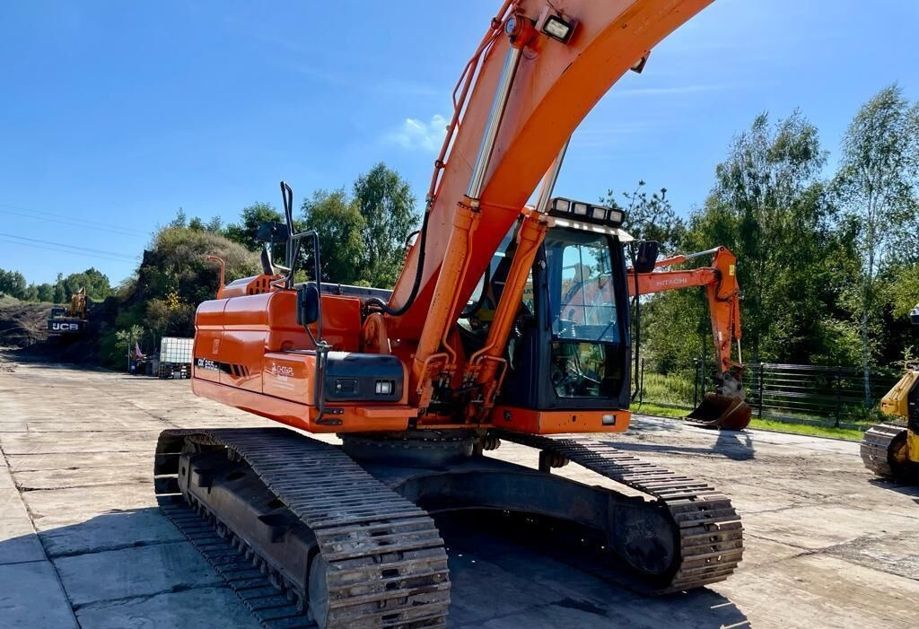 Doosan DX255LC-3 - Lintekskavaator: pilt 3 Doosan DX255LC-3 - Lintekskavaator: pilt 3