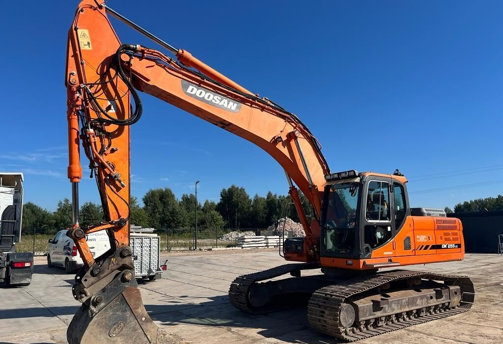 Doosan DX255LC-3 - Lintekskavaator: pilt 1 Doosan DX255LC-3 - Lintekskavaator: pilt 1