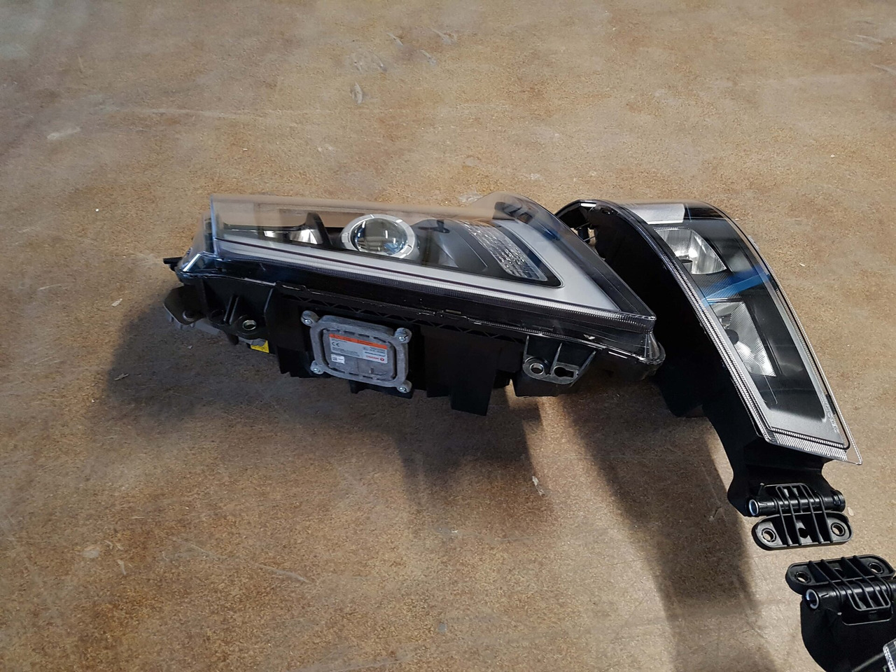 COMPLETE SET VOOR VOLVO FH4 (FH16 LOOK) DEPO XENON KOPLAMPEN + MISTLAMPEN LINKS EN RECHTS. 000126 - Udutuled - Veoauto: pilt 3 COMPLETE SET VOOR VOLVO FH4 (FH16 LOOK) DEPO XENON KOPLAMPEN + MISTLAMPEN LINKS EN RECHTS. 000126 - Udutuled - Veoauto: pilt 3