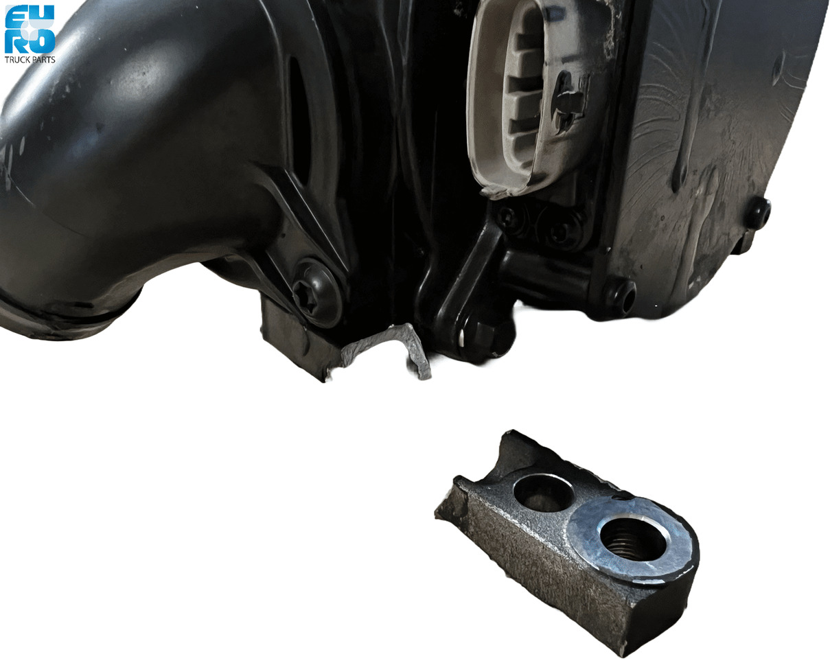 DAF CF,XF E6 MX11 (2013-) OE CRANCASE VENTILATION MODULE FROM NEW TRUCK WITH DAMAGE + DEPOSIT 2178442EXP - Karter - Veoauto: pilt 3 DAF CF,XF E6 MX11 (2013-) OE CRANCASE VENTILATION MODULE FROM NEW TRUCK WITH DAMAGE + DEPOSIT 2178442EXP - Karter - Veoauto: pilt 3