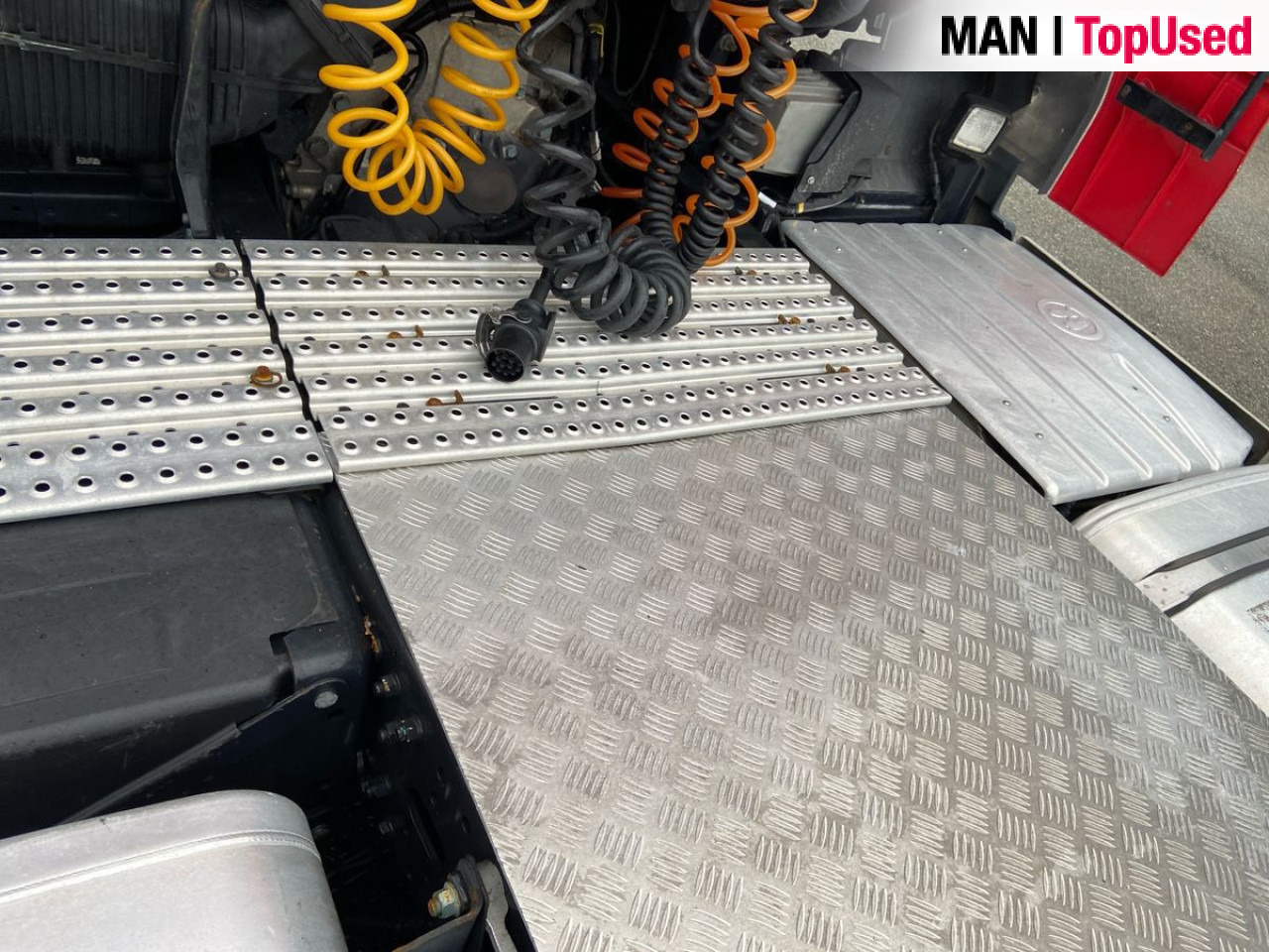 MAN TGX 18.460 4X2 BLS "ADR EX II / AT" - Sadulveok: pilt 4 MAN TGX 18.460 4X2 BLS "ADR EX II / AT" - Sadulveok: pilt 4