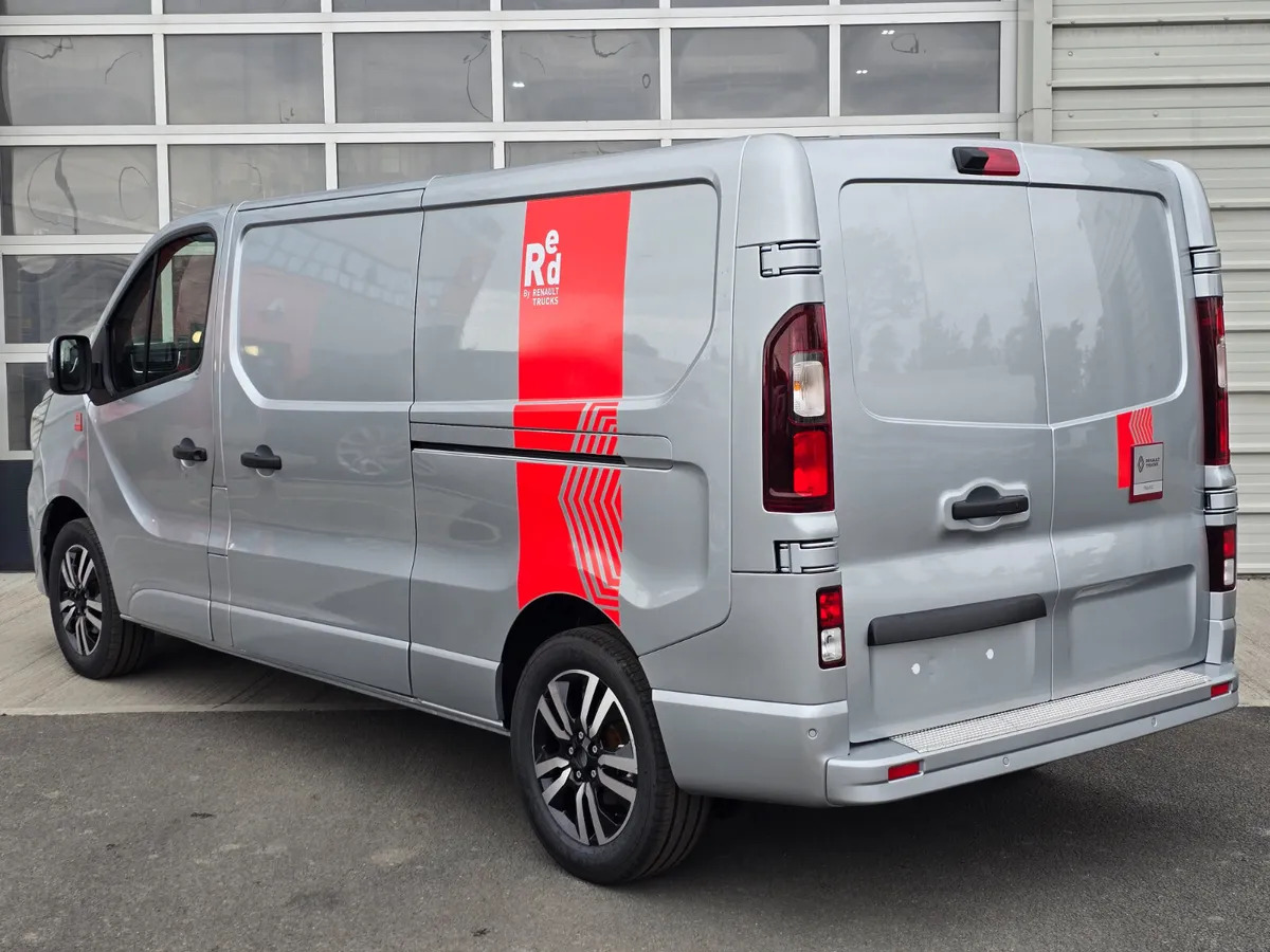 NEW Renault Trafic Exclusive 170BHP/150BHP Auto Highland Silver - Kaubik: pilt 5 NEW Renault Trafic Exclusive 170BHP/150BHP Auto Highland Silver - Kaubik: pilt 5