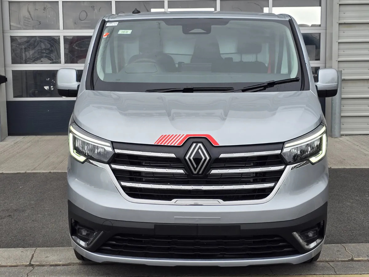 NEW Renault Trafic Exclusive 170BHP/150BHP Manual Silver - Kaubik: pilt 4 NEW Renault Trafic Exclusive 170BHP/150BHP Manual Silver - Kaubik: pilt 4