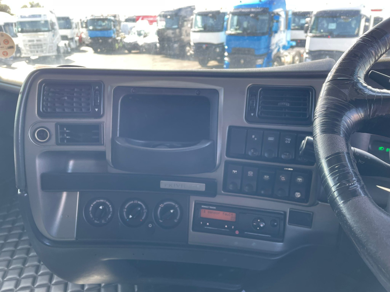 Sadulveok 2012 Renault Magnum 480 DXI: pilt 11