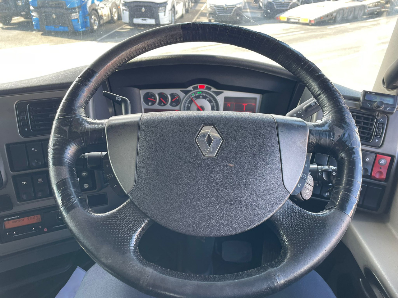 Sadulveok 2012 Renault Magnum 480 DXI: pilt 10