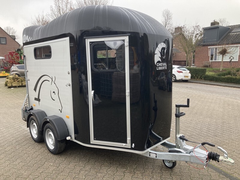 CHEVAL Liberté Gold 3 met zadelkamer - Hobutreiler: pilt 1 CHEVAL Liberté Gold 3 met zadelkamer - Hobutreiler: pilt 1
