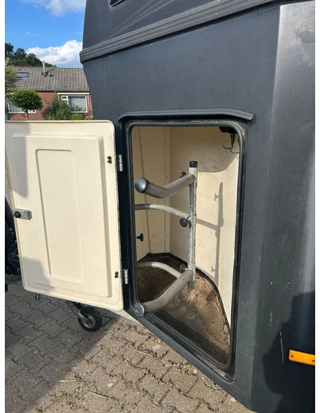 Hotrarijs Hotra E-force 2-Paards polyester trailer - Hobutreiler: pilt 4 Hotrarijs Hotra E-force 2-Paards polyester trailer - Hobutreiler: pilt 4