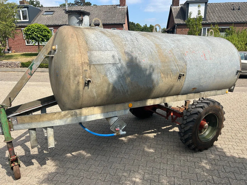 Watertank Watertank met drinkvlotter - Põllutöö järelhaagis: pilt 5 Watertank Watertank met drinkvlotter - Põllutöö järelhaagis: pilt 5