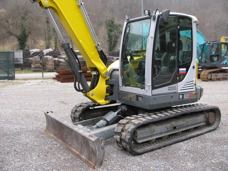 Wacker Neuson EZ 80 z grajferjem - Miniekskavaator: pilt 2 Wacker Neuson EZ 80 z grajferjem - Miniekskavaator: pilt 2