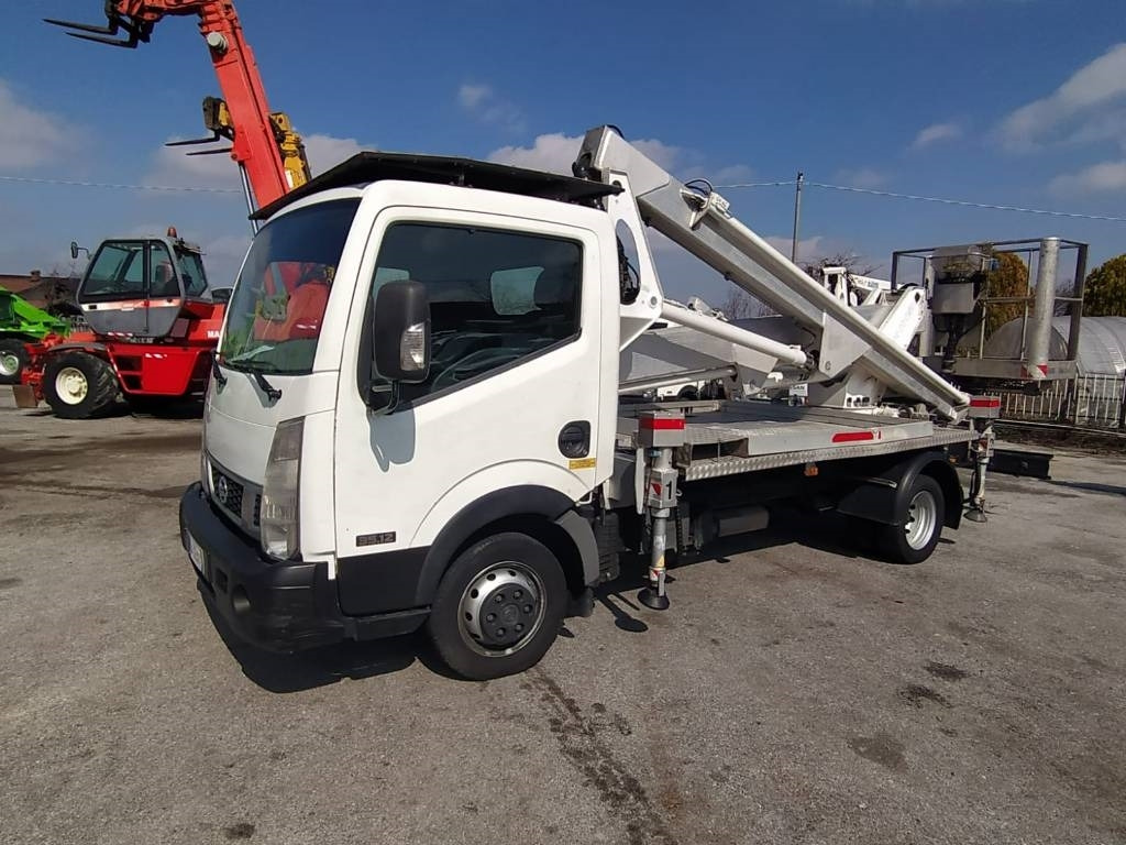 Veoautolt tõusev platvorm Multitel HX200: pilt 6 Veoautolt tõusev platvorm Multitel HX200: pilt 6