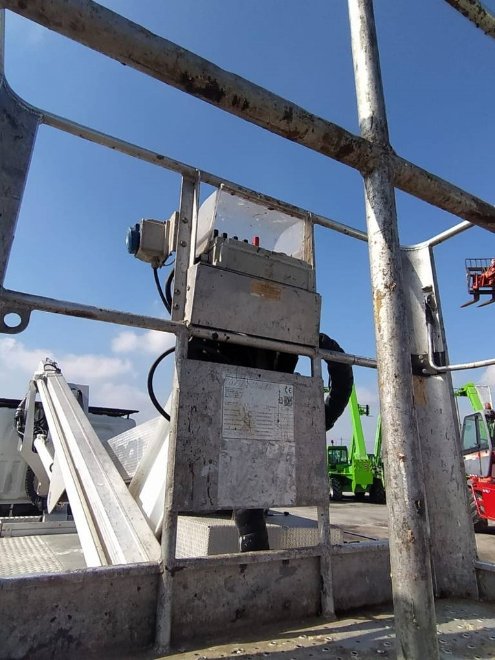 Veoautolt tõusev platvorm Multitel HX200: pilt 15 Veoautolt tõusev platvorm Multitel HX200: pilt 15