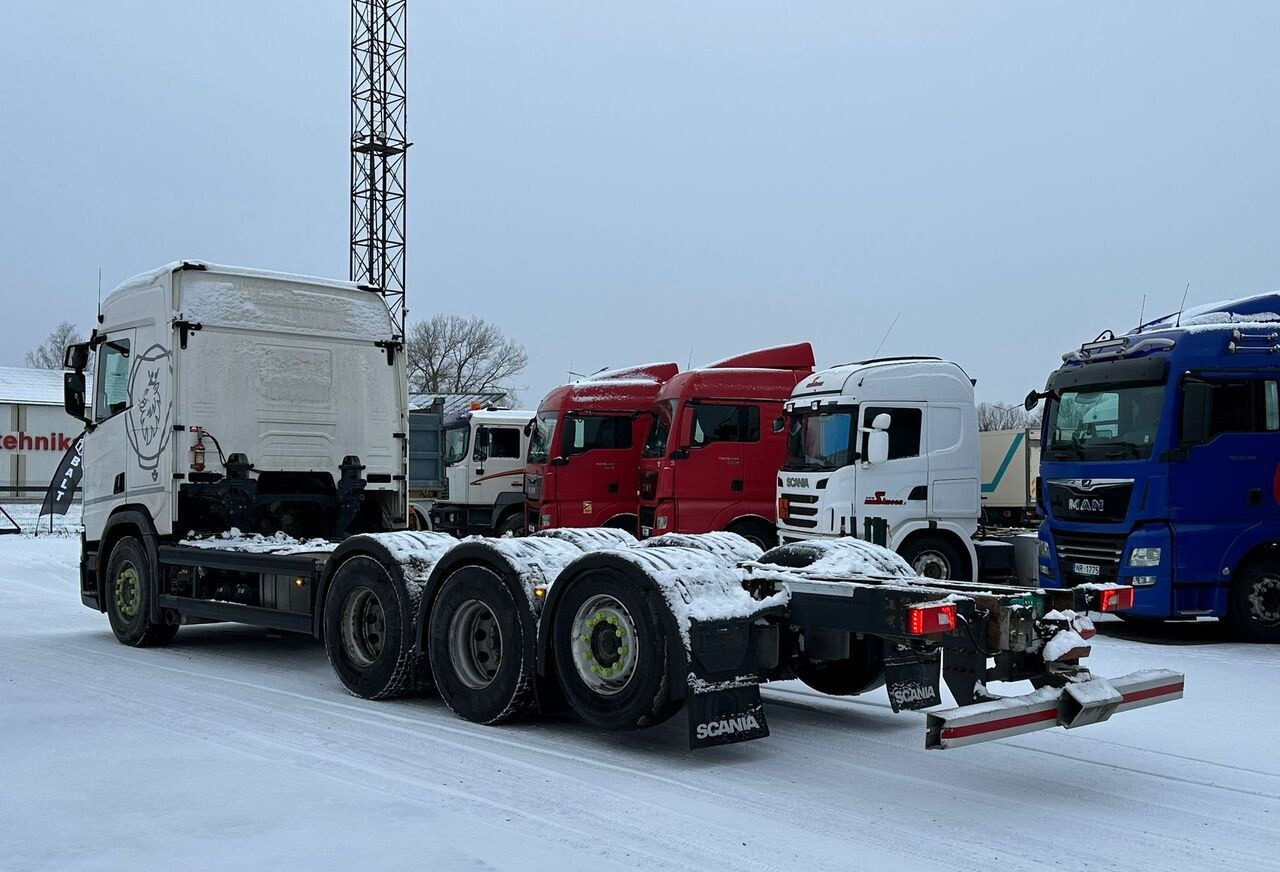 Scania R520 8x4 ADR - Kabiinišassiiga veoauto: pilt 3 Scania R520 8x4 ADR - Kabiinišassiiga veoauto: pilt 3