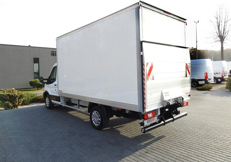 Tarbesõiduk furgoon Ford TRANSIT KONTENER WINDA 8 PALET TEMPOMAT KLIMATYZACJA 130KM [ S7: pilt 9 Tarbesõiduk furgoon Ford TRANSIT KONTENER WINDA 8 PALET TEMPOMAT KLIMATYZACJA 130KM [ S7: pilt 9
