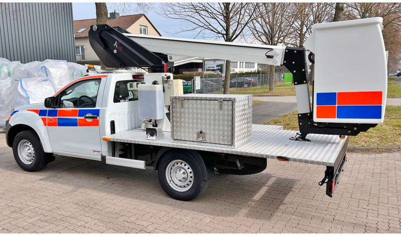 Isuzu D-Max 4x4 Lifting basket - Klubb K26 -12m - Veoautolt tõusev platvorm: pilt 4 Isuzu D-Max 4x4 Lifting basket - Klubb K26 -12m - Veoautolt tõusev platvorm: pilt 4