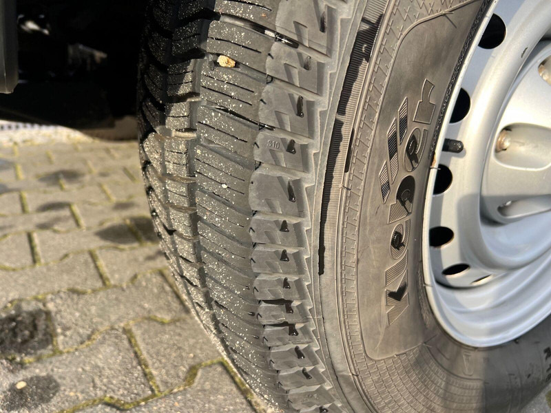 Isuzu Satellite 4X4 Kontener Chłodnia/Mroźnia + 230V ThermoKing - Tarbesõiduk külmik: pilt 5 Isuzu Satellite 4X4 Kontener Chłodnia/Mroźnia + 230V ThermoKing - Tarbesõiduk külmik: pilt 5