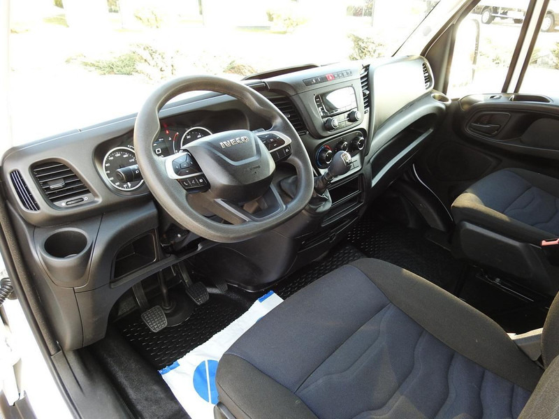 Iveco DAILY 35C14 WYWROTKA PODWÓJNA KABINA DOKA 6 MIEJSC TEMPOMAT KLIM - Tarbesõiduk kallur, Meeskonnaauto: pilt 2 Iveco DAILY 35C14 WYWROTKA PODWÓJNA KABINA DOKA 6 MIEJSC TEMPOMAT KLIM - Tarbesõiduk kallur, Meeskonnaauto: pilt 2