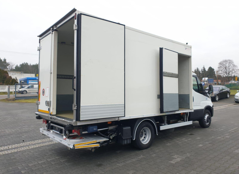 Iveco DAILY 60C15 60-150 TWO-CHAMBER REFRIGERATOR CONTAINER ISOTHERM F - Külmutiga veoauto: pilt 1 Iveco DAILY 60C15 60-150 TWO-CHAMBER REFRIGERATOR CONTAINER ISOTHERM F - Külmutiga veoauto: pilt 1