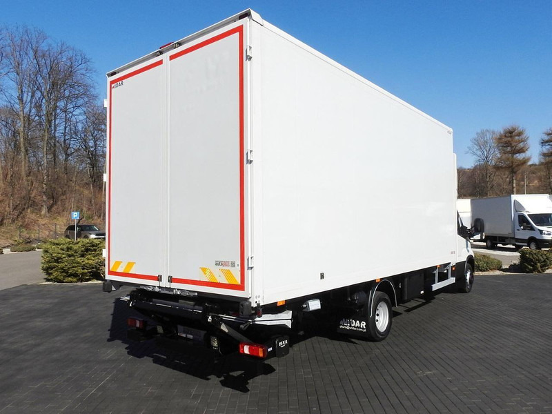 Iveco DAILY 70C18 KONTENER WINDA 14 PALET WEBASTO TEMPOMAT NAWIGACJA L - Kasti veoauto: pilt 3 Iveco DAILY 70C18 KONTENER WINDA 14 PALET WEBASTO TEMPOMAT NAWIGACJA L - Kasti veoauto: pilt 3