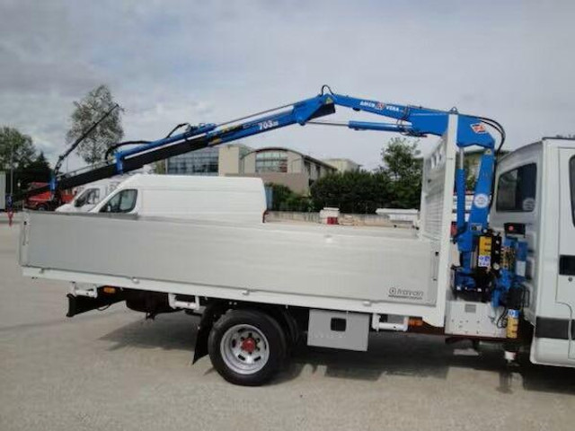 Iveco Daily 35C11 - flatbed+crane - Madelveok/ Platvormveok, Kraanaga veoauto: pilt 4 Iveco Daily 35C11 - flatbed+crane - Madelveok/ Platvormveok, Kraanaga veoauto: pilt 4