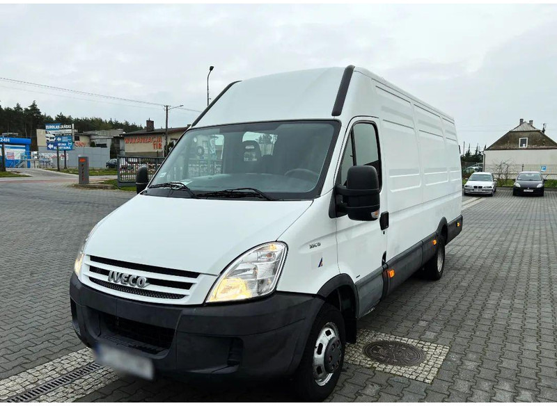 Iveco Daily 35C15 Furgon L4H2 Brygadówka 6-seater Doka Dubel Cabin - Tarbesõiduk furgoon: pilt 2 Iveco Daily 35C15 Furgon L4H2 Brygadówka 6-seater Doka Dubel Cabin - Tarbesõiduk furgoon: pilt 2