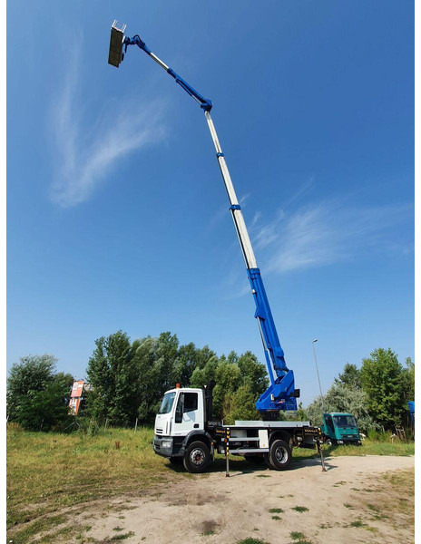 Iveco Eurocargo ML 180 E 24 - Bizocchi KJF 320 lifting basket 32 m - Veoautolt tõusev platvorm: pilt 4 Iveco Eurocargo ML 180 E 24 - Bizocchi KJF 320 lifting basket 32 m - Veoautolt tõusev platvorm: pilt 4