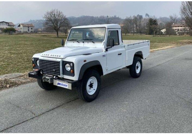 Land Rover Defender 110 - 2.2 Td4 4x4 Platós - Madelauto: pilt 1 Land Rover Defender 110 - 2.2 Td4 4x4 Platós - Madelauto: pilt 1