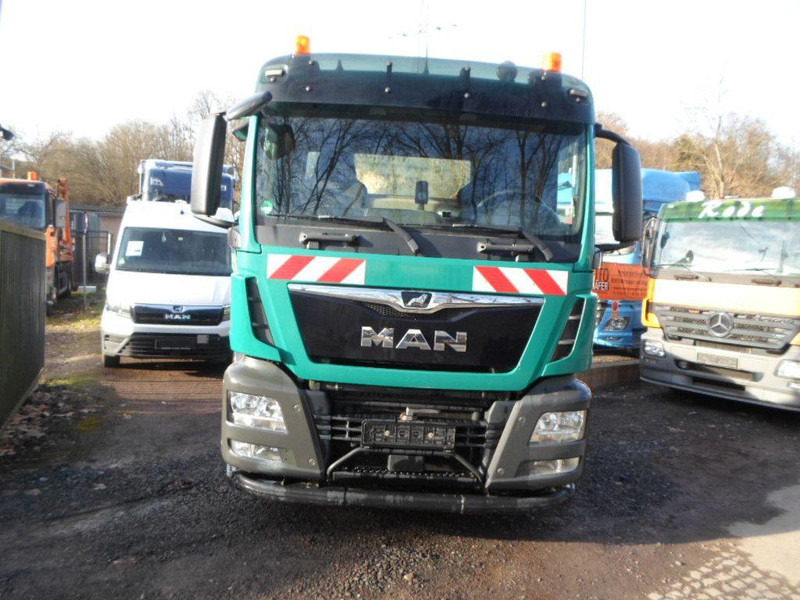 MAN TGS 26.420 Absetzkipper - Nöörtõstukiga veoauto: pilt 2 MAN TGS 26.420 Absetzkipper - Nöörtõstukiga veoauto: pilt 2