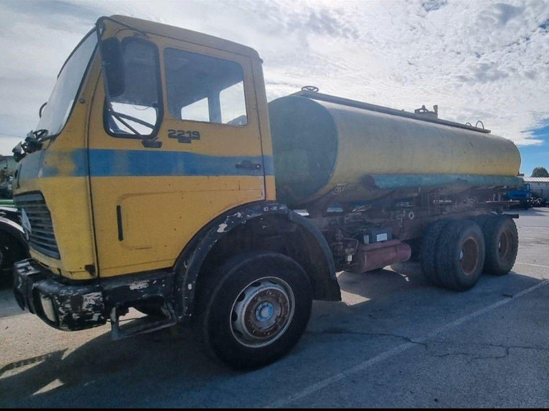 Mercedes-Benz 2219 6x4 Vízszállító Tartálykocsi - Tsisternauto: pilt 3 Mercedes-Benz 2219 6x4 Vízszállító Tartálykocsi - Tsisternauto: pilt 3