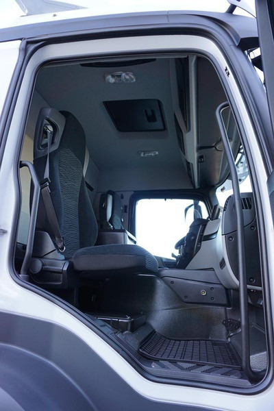 Külmutiga veoauto Mercedes-Benz ANTOS / 1830 / E 6 / CHŁODNIA + WINDA / 18 PALET / 78 000 KM: pilt 8