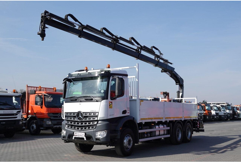 Mercedes-Benz AROCS 2643 / 6x4 / SKRZYNIOWY- 6,8 m / + HDS HIAB 144 wysów: 13 - Madelveok/ Platvormveok, Kraanaga veoauto: pilt 2 Mercedes-Benz AROCS 2643 / 6x4 / SKRZYNIOWY- 6,8 m / + HDS HIAB 144 wysów: 13 - Madelveok/ Platvormveok, Kraanaga veoauto: pilt 2
