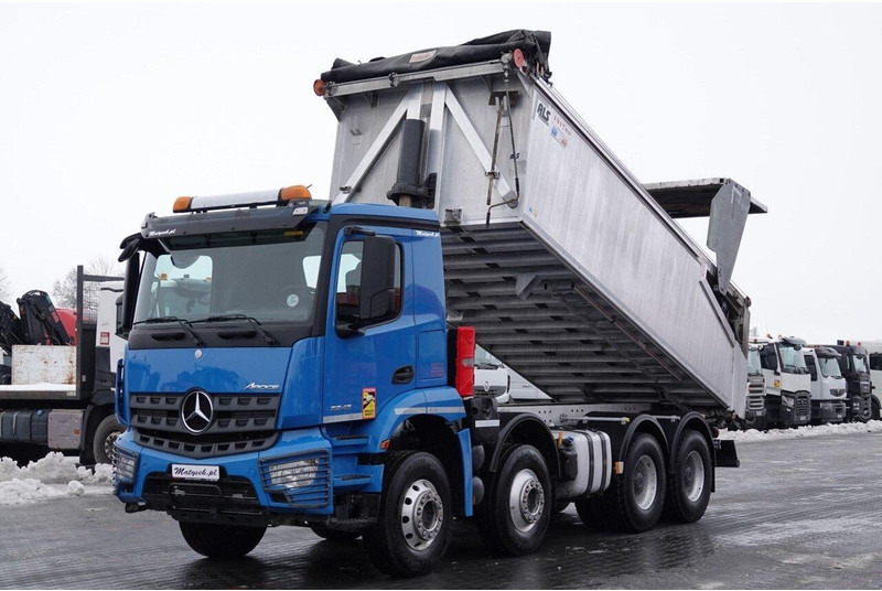 Mercedes-Benz AROCS 3243 / 8x4 / WYWROTKA 20m3 / TYLNOZSYP / EURO 6 / OPONY 10 - Kallurauto: pilt 1 Mercedes-Benz AROCS 3243 / 8x4 / WYWROTKA 20m3 / TYLNOZSYP / EURO 6 / OPONY 10 - Kallurauto: pilt 1