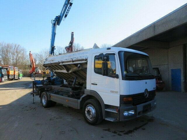 Mercedes-Benz ATEGO 1218 - Kallurauto, Kraanaga veoauto: pilt 1 Mercedes-Benz ATEGO 1218 - Kallurauto, Kraanaga veoauto: pilt 1