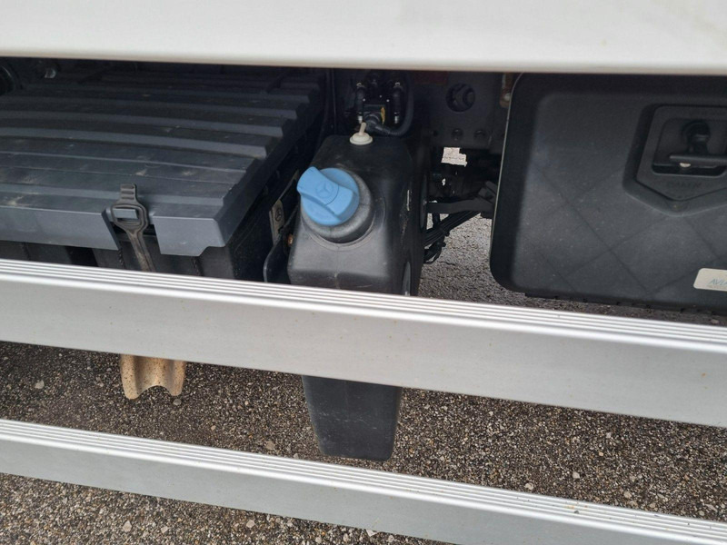 Mercedes-Benz ATEGO 1323 4x4 Refrigerated CARRIER XARIOS 600MT + Tail Lift - Külmutiga veoauto: pilt 5 Mercedes-Benz ATEGO 1323 4x4 Refrigerated CARRIER XARIOS 600MT + Tail Lift - Külmutiga veoauto: pilt 5