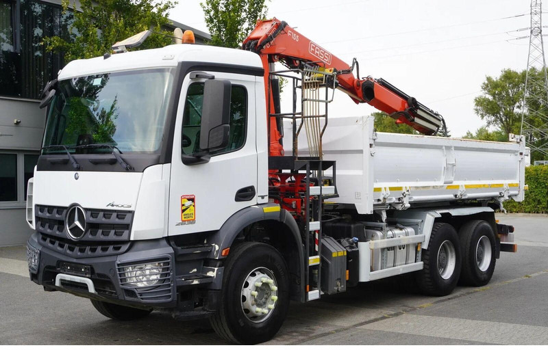 Mercedes-Benz Arocs 2636 - 3 way tipper + crane 6x4 - Kallurauto, Kraanaga veoauto: pilt 1 Mercedes-Benz Arocs 2636 - 3 way tipper + crane 6x4 - Kallurauto, Kraanaga veoauto: pilt 1