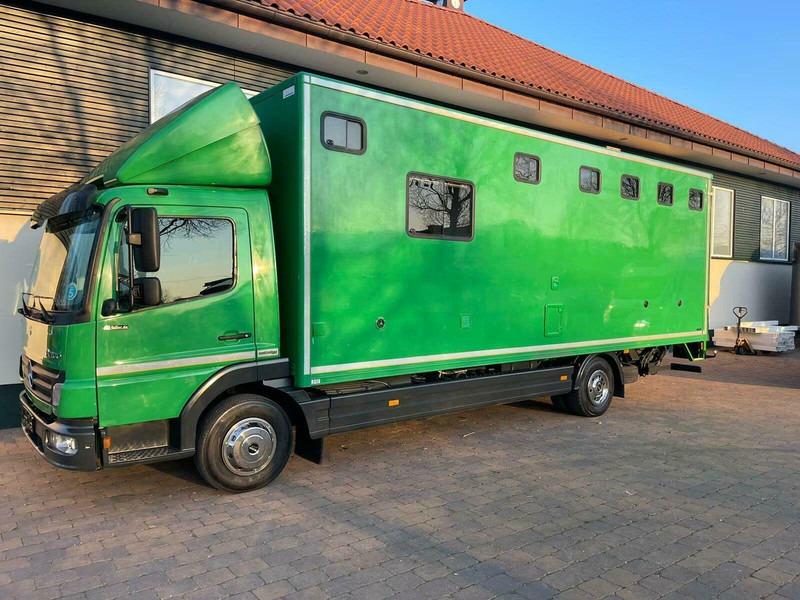 Mercedes-Benz Atego 1018 - Horse transporter - Hobuseauto: pilt 1 Mercedes-Benz Atego 1018 - Horse transporter - Hobuseauto: pilt 1